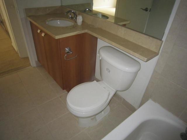 1125 Crystal Way, Unit P Delray Beach, FL 33444 - Photo 13 of 17 Master Full Bathroom