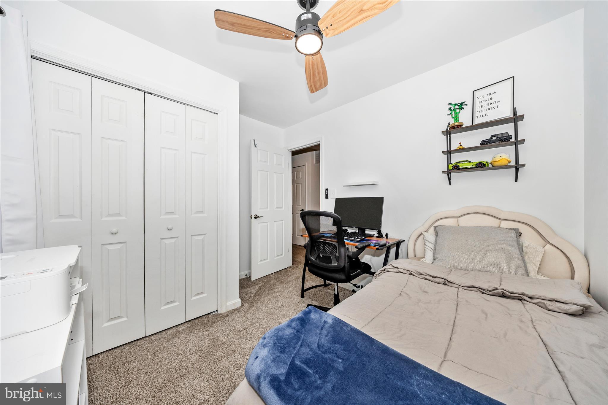 916 Harwood Road Hagerstown, MD 21740 - Photo 31 of 52 a workspace with a couch