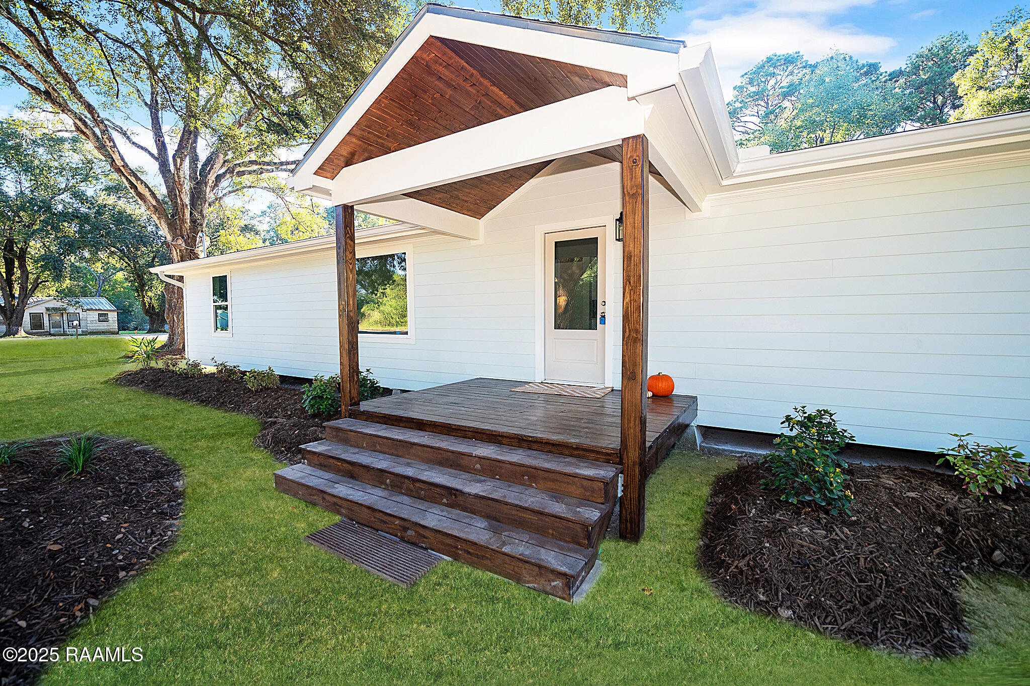 316 Lemon Tree Road Crowley, LA 70526 - Photo 3 of 20 BHP_1833