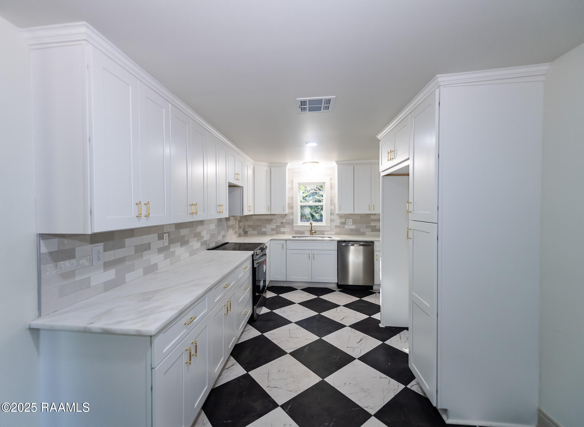 316 Lemon Tree Road Crowley, LA 70526 - Photo 4 of 20 BHP_1841