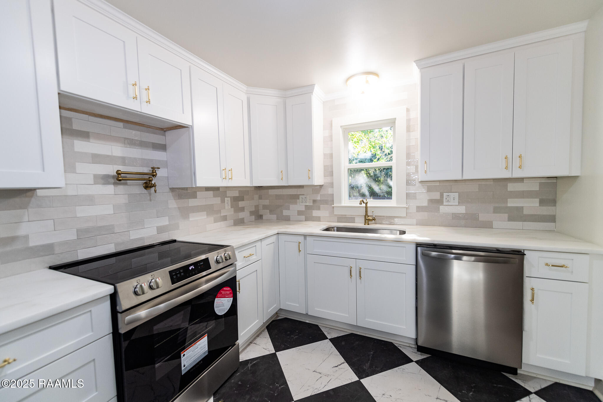 316 Lemon Tree Road Crowley, LA 70526 - Photo 5 of 20 BHP_1840