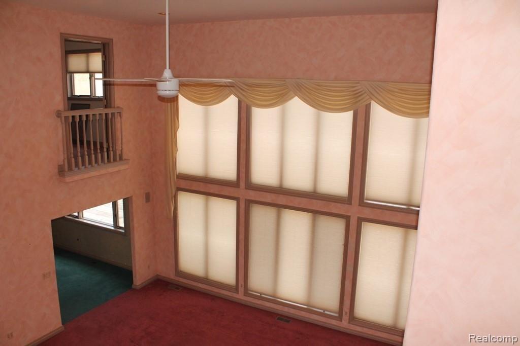 8205 Douglas Road Pinckney, MI 48169 - Photo 34 of 77 View of Great room windows and lookout area.