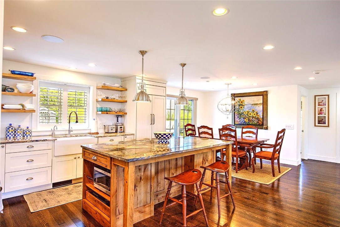 228 Bonnet Point Road Narragansett, RI 02882 - Photo 15 of 40
