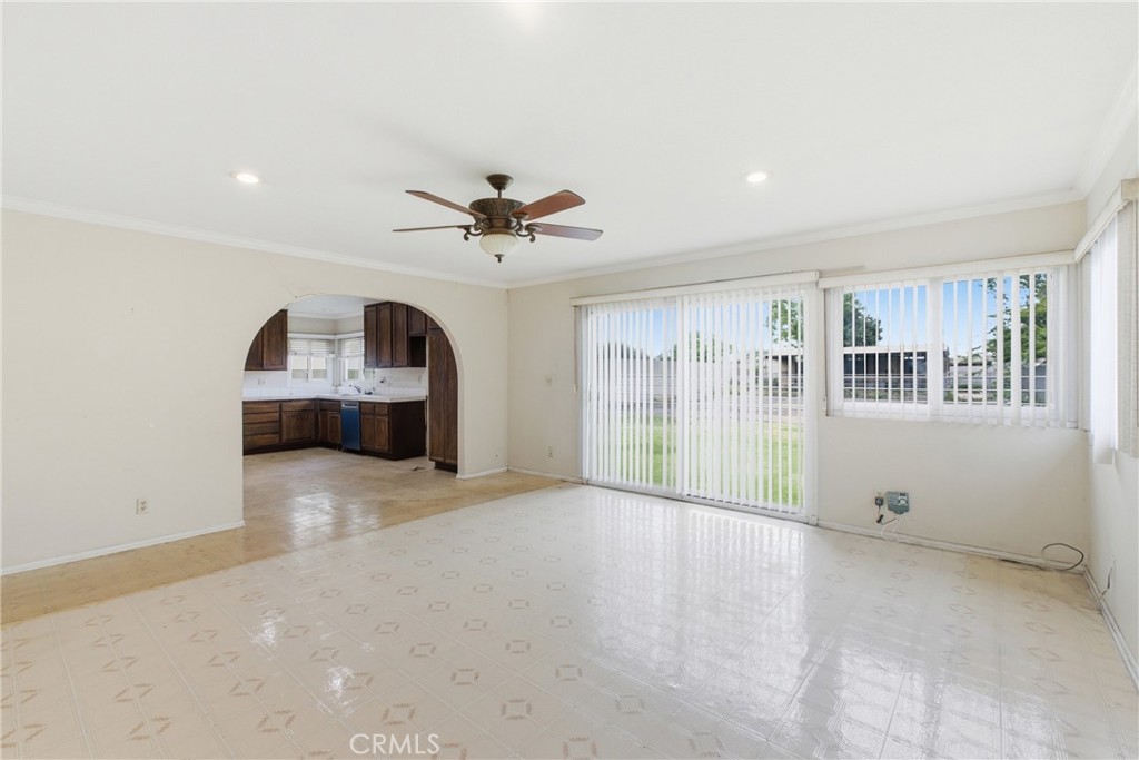 456 West Bennett Street Compton, CA 90220 - Photo 7 of 13