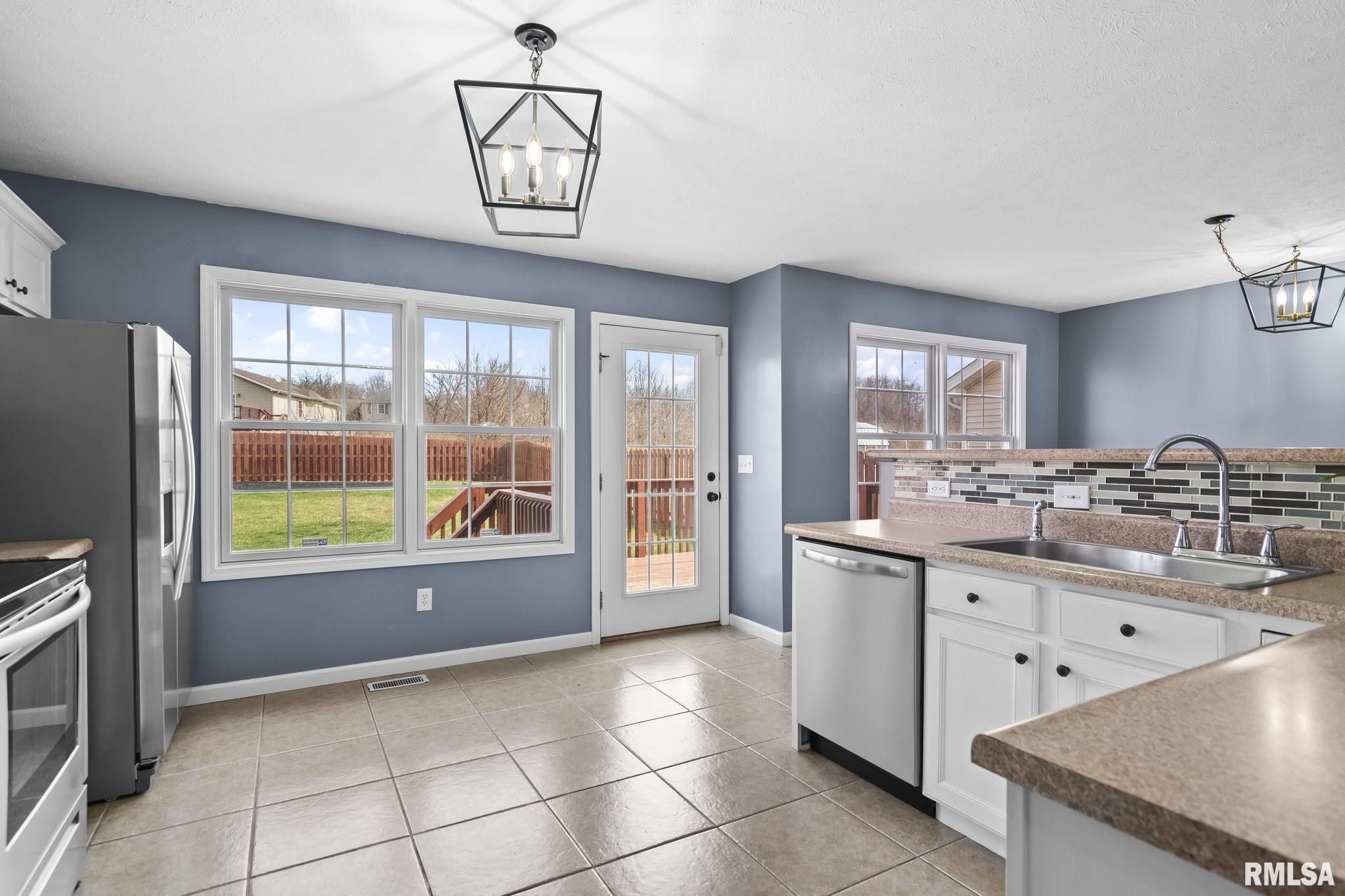 2916 Tanner Road Springfield, IL 62702 - Photo 11 of 42 Gallery Image 11