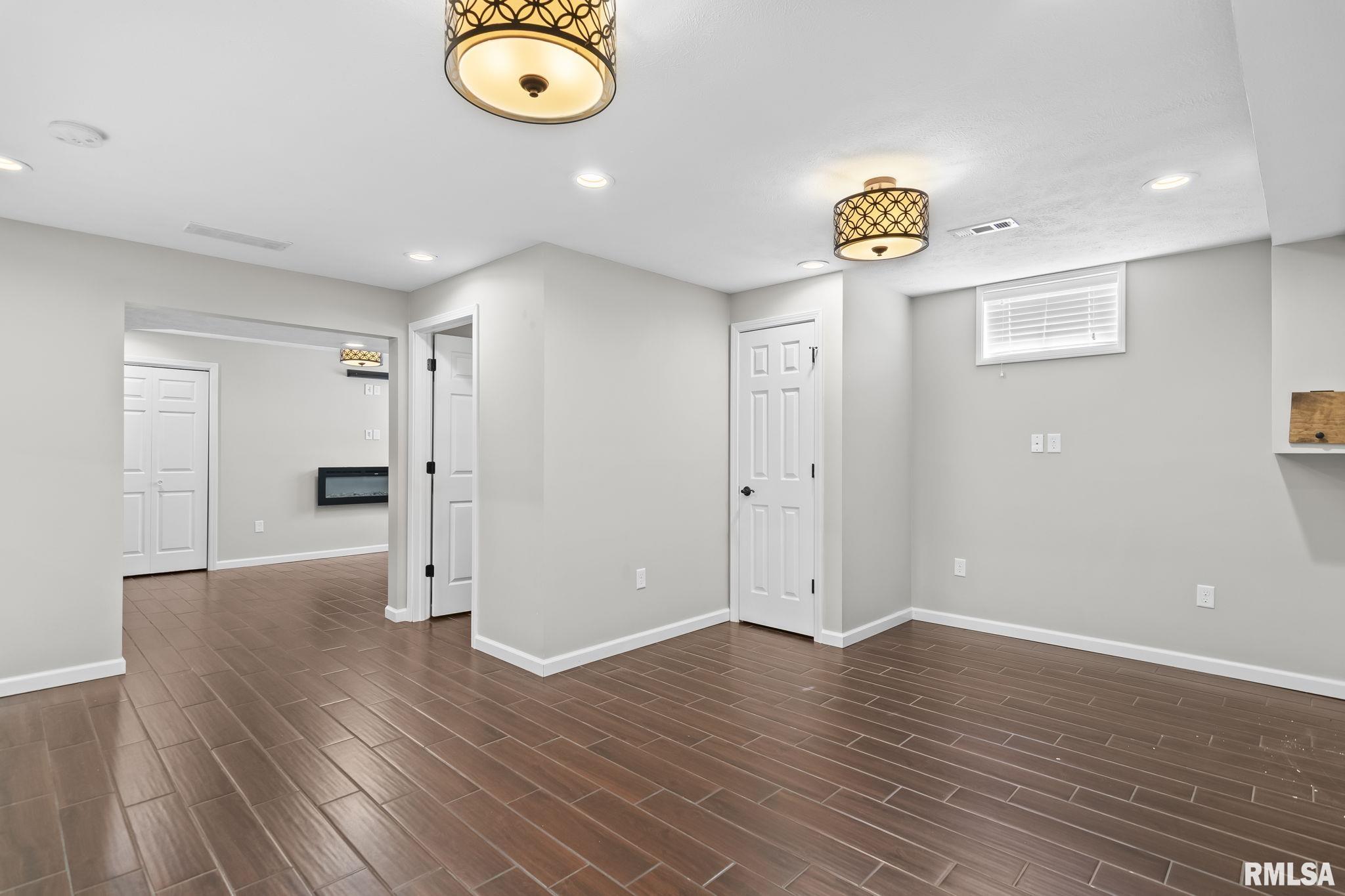2916 Tanner Road Springfield, IL 62702 - Photo 33 of 42 Gallery Image 33