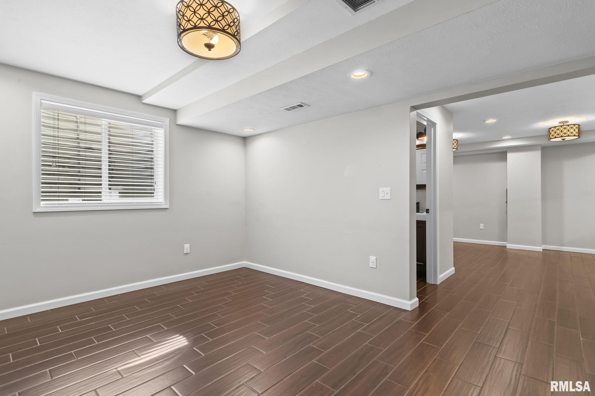 2916 Tanner Road Springfield, IL 62702 - Photo 35 of 42 Gallery Image 35