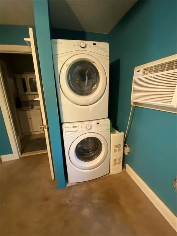 140 Line Street Buford, GA 30518 - Photo 29 of 31 a utility room with dryer and washer