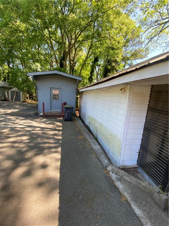 140 Line Street Buford, GA 30518 - Photo 31 of 31 a backyard of a house