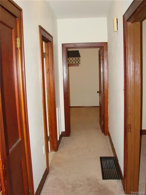 17005 Stephens Eastpointe, MI 48021 - Photo 13 of 18