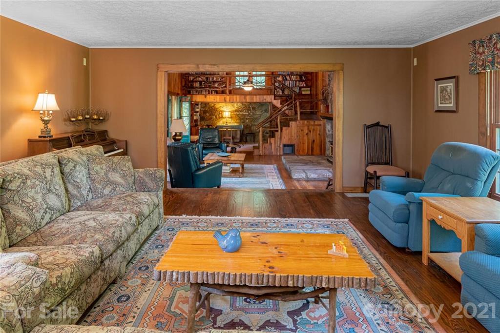 340 West Huckleberry Road Hendersonville, NC 28792 - Photo 12 of 48 Gallery Image 12