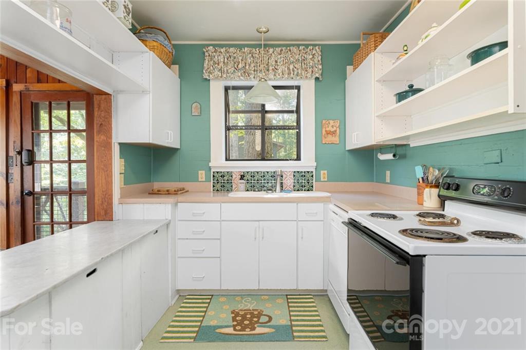 340 West Huckleberry Road Hendersonville, NC 28792 - Photo 13 of 48 Gallery Image 13