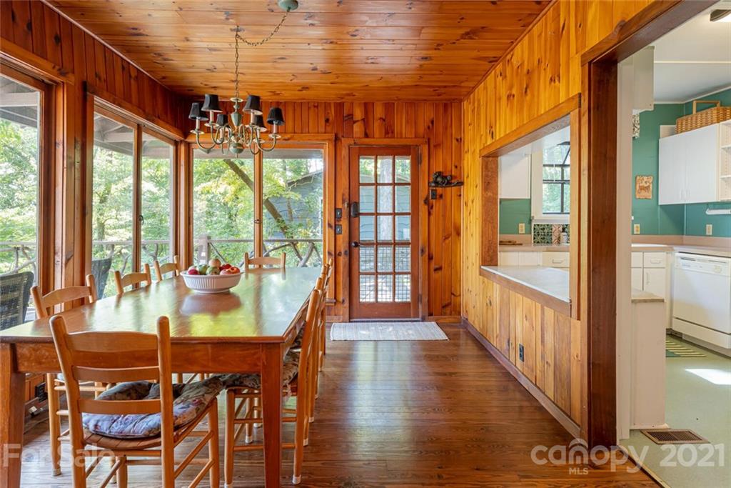 340 West Huckleberry Road Hendersonville, NC 28792 - Photo 15 of 48 Gallery Image 15