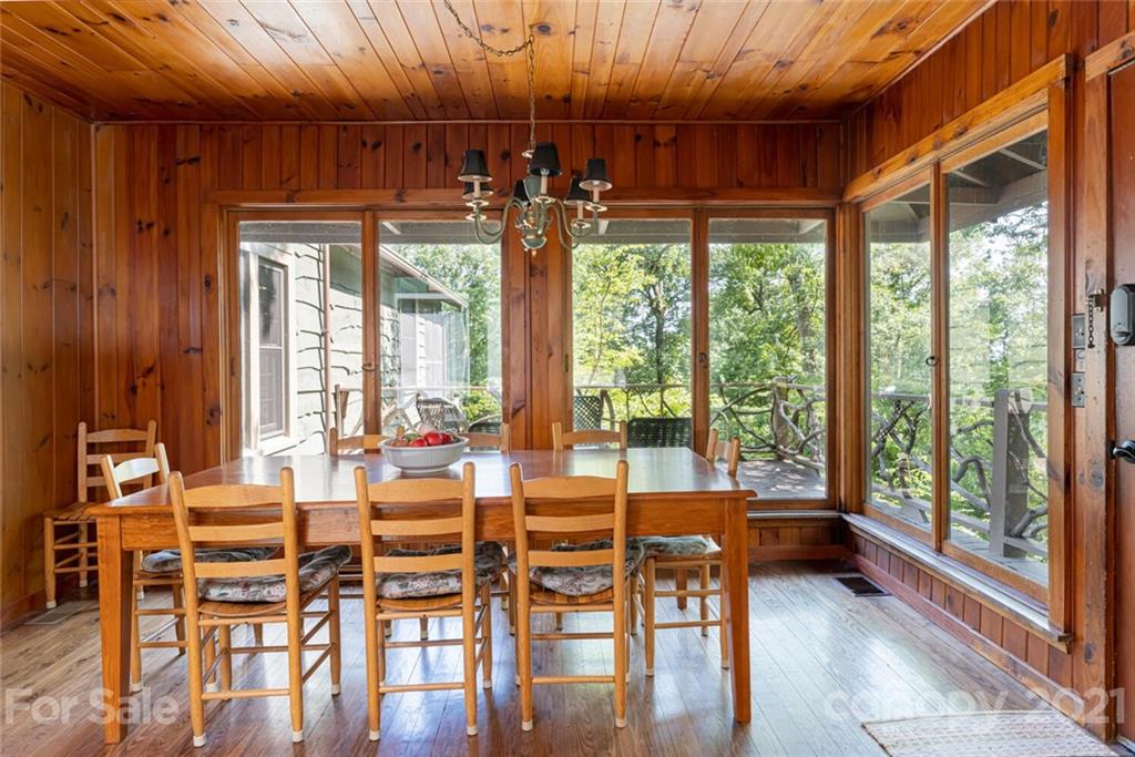 340 West Huckleberry Road Hendersonville, NC 28792 - Photo 16 of 48 Gallery Image 16