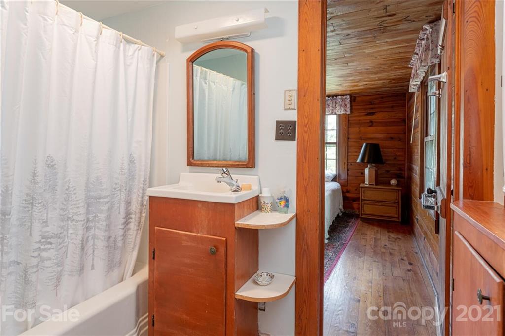 340 West Huckleberry Road Hendersonville, NC 28792 - Photo 21 of 48 Gallery Image 21