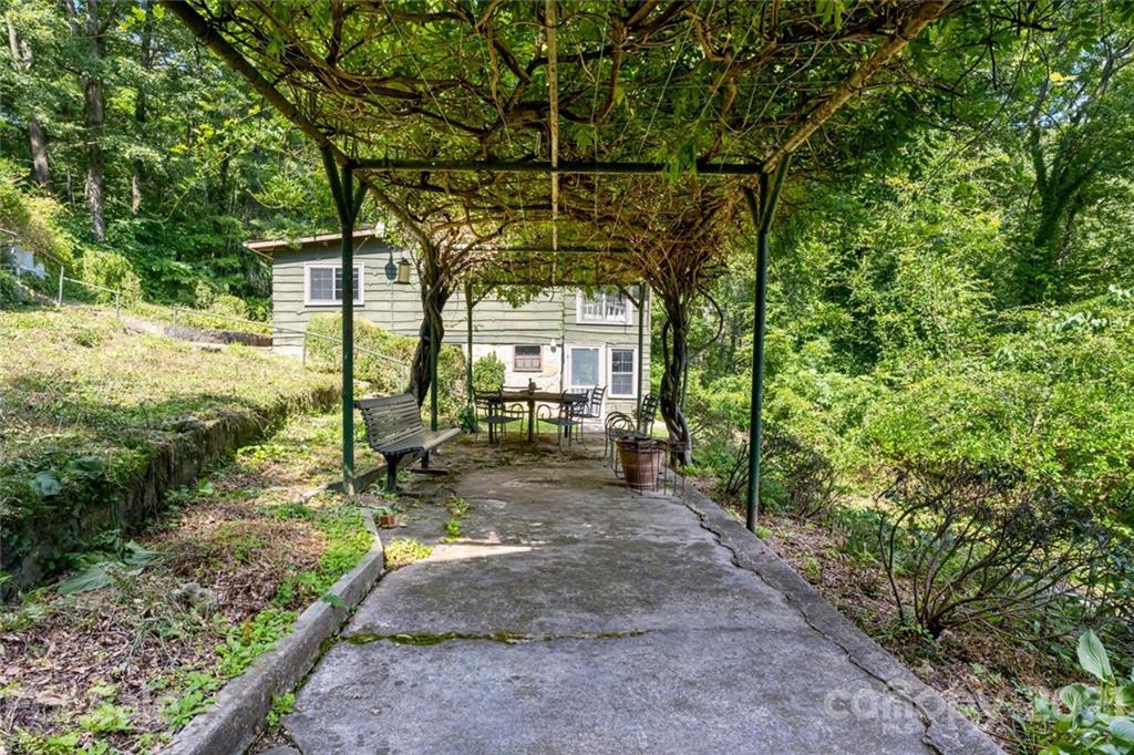 340 West Huckleberry Road Hendersonville, NC 28792 - Photo 26 of 48 Gallery Image 26