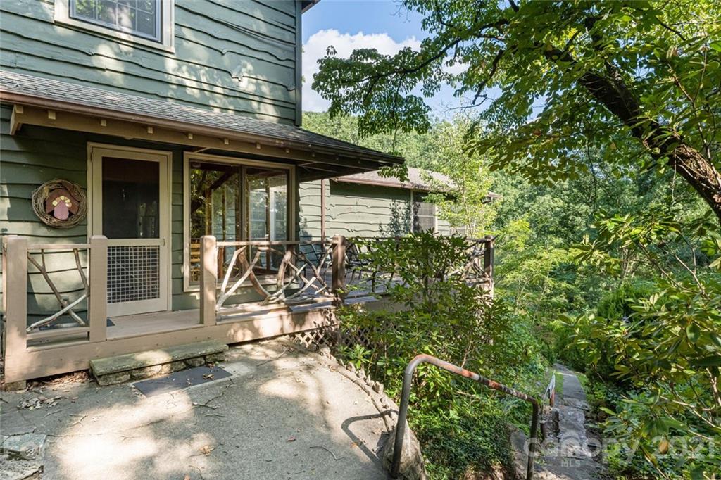 340 West Huckleberry Road Hendersonville, NC 28792 - Photo 30 of 48 Gallery Image 30