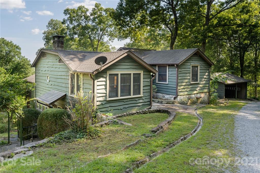 340 West Huckleberry Road Hendersonville, NC 28792 - Photo 4 of 48 Gallery Image 4
