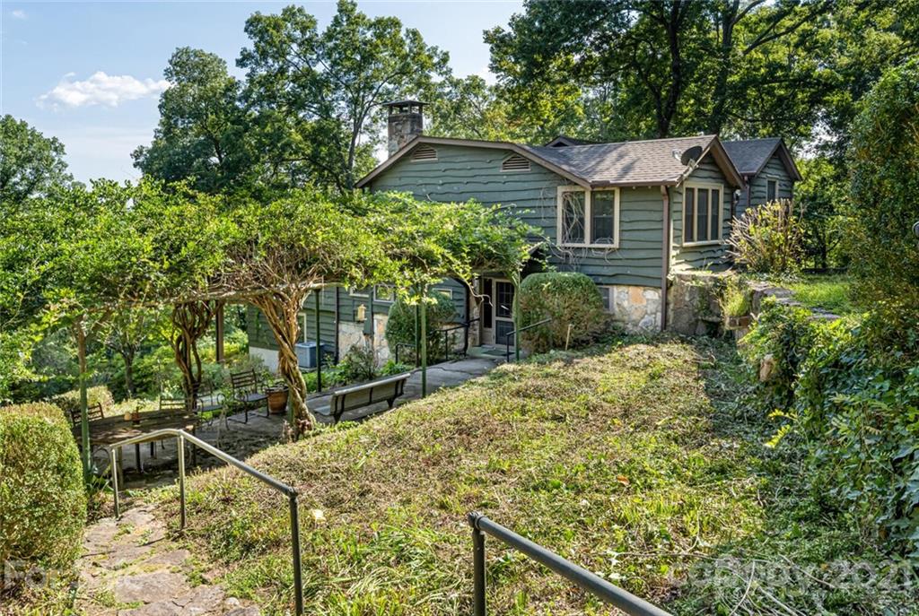 340 West Huckleberry Road Hendersonville, NC 28792 - Photo 32 of 48 Gallery Image 32