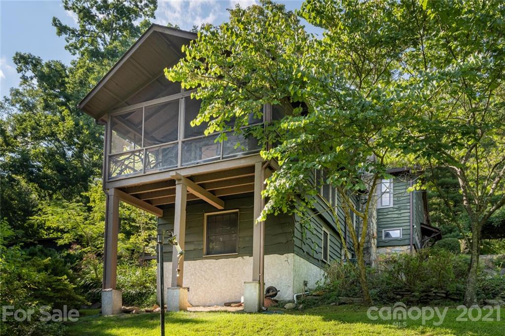 340 West Huckleberry Road Hendersonville, NC 28792 - Photo 35 of 48 Gallery Image 35