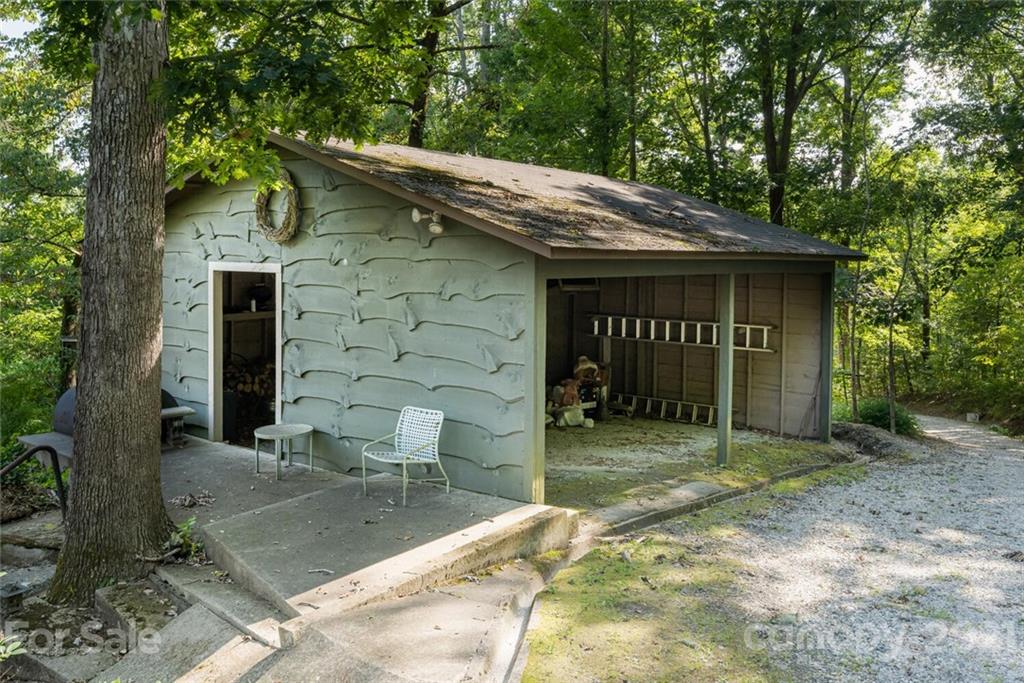 340 West Huckleberry Road Hendersonville, NC 28792 - Photo 36 of 48 Gallery Image 36