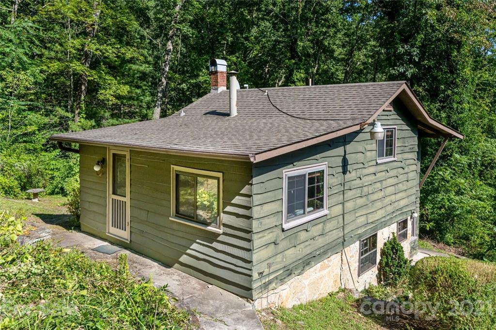 340 West Huckleberry Road Hendersonville, NC 28792 - Photo 38 of 48 Gallery Image 38