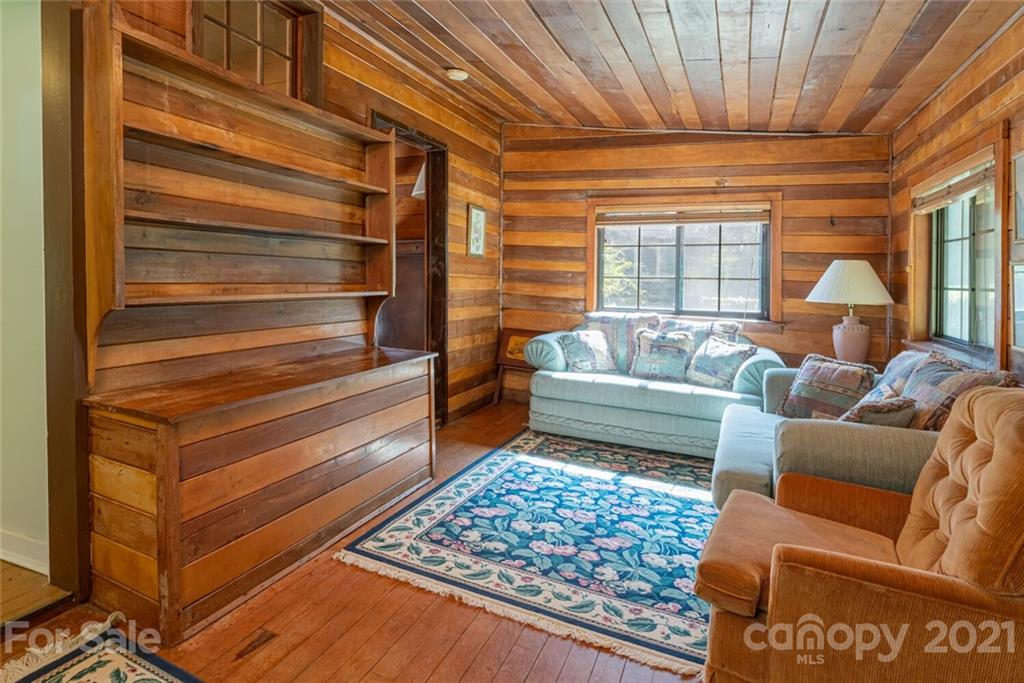 340 West Huckleberry Road Hendersonville, NC 28792 - Photo 41 of 48 Gallery Image 41