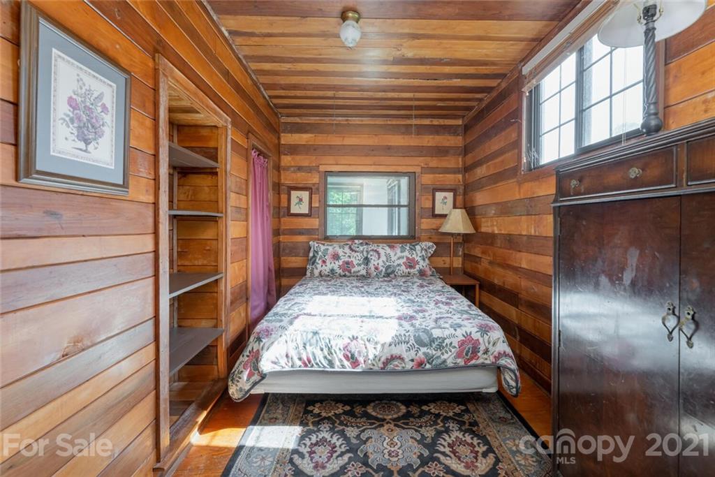 340 West Huckleberry Road Hendersonville, NC 28792 - Photo 43 of 48 Gallery Image 43