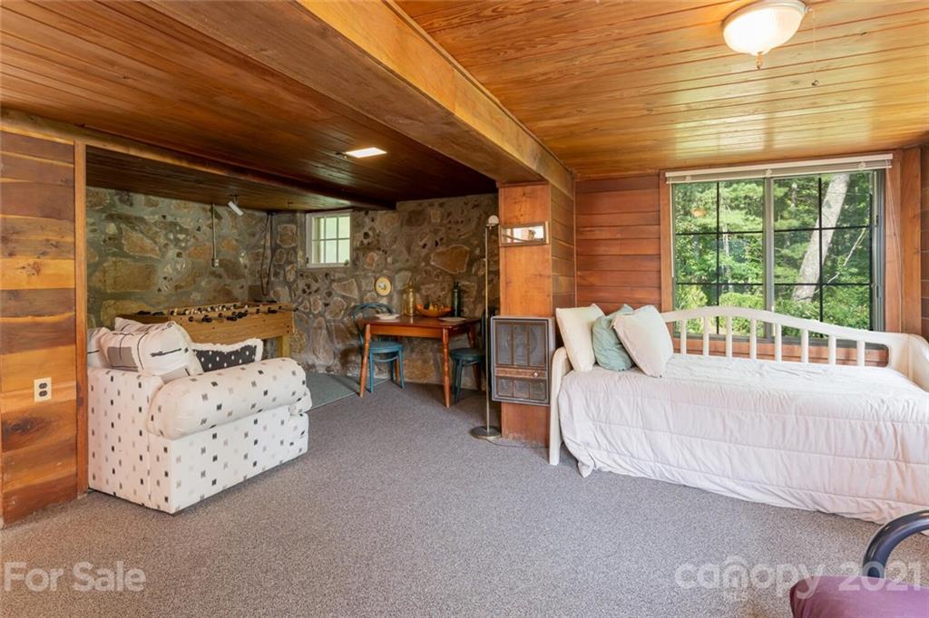 340 West Huckleberry Road Hendersonville, NC 28792 - Photo 45 of 48 Gallery Image 45