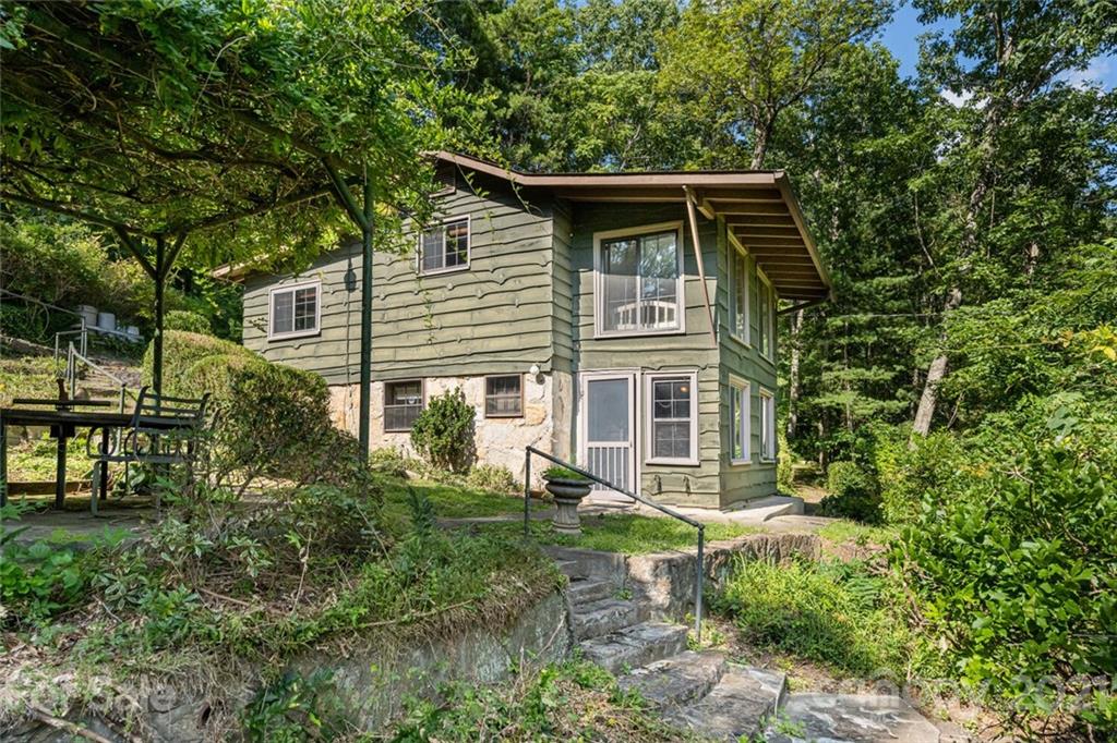 340 West Huckleberry Road Hendersonville, NC 28792 - Photo 48 of 48 Gallery Image 48