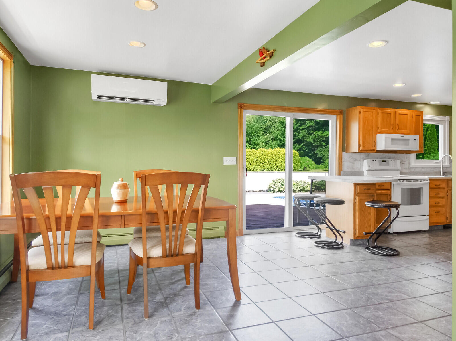 43 Berry Road Pittsfield, ME 04967 - Photo 20 of 78 Dining area
