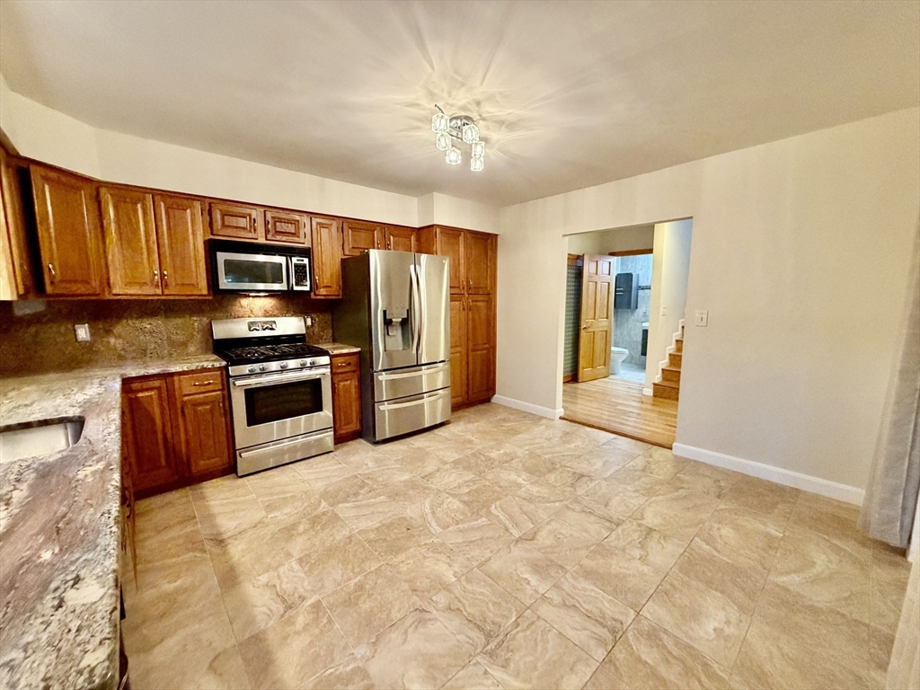 22 Celestial Way, Unit 22 Salem, MA 01970 - Photo 4 of 39