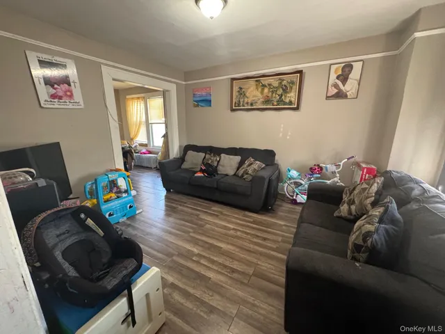 $549,999 | 37 Maple Avenue, Hempstead, NY 11550