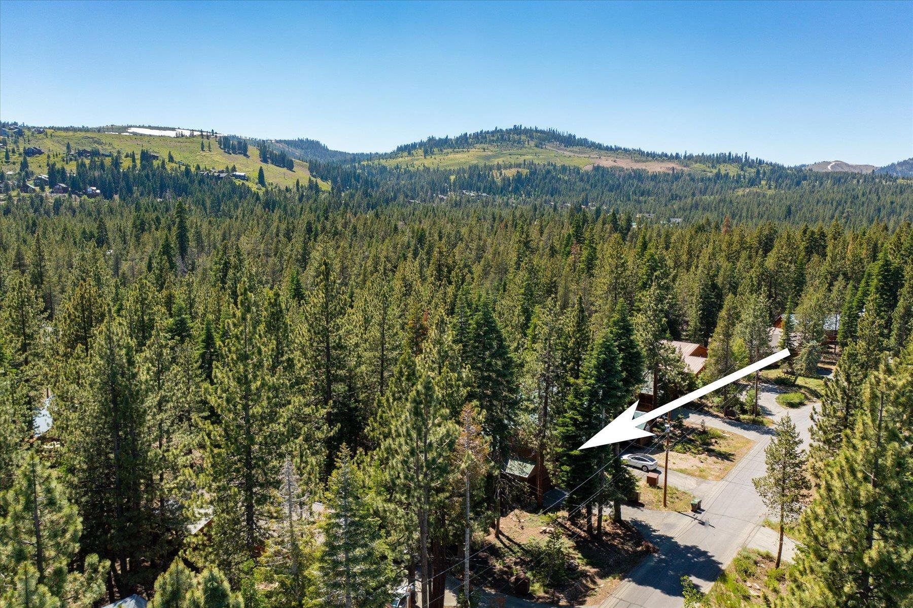 14554 Tyrol Road Truckee, CA 96161 - Photo 3 of 20 Gallery Image 3