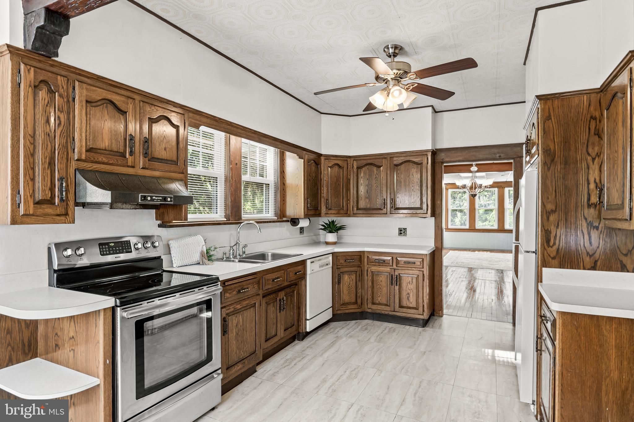 127 Hurffville Grenloch Road Sewell, NJ 08080 - Photo 7 of 30 Abundant cabinetry