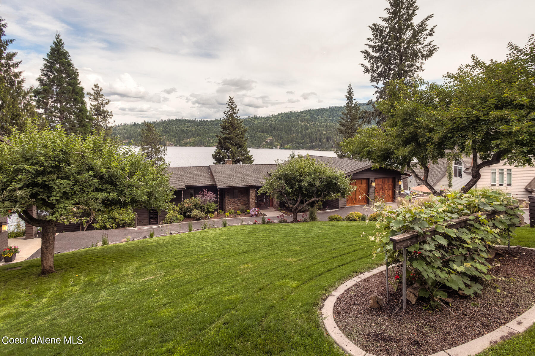 5124 West Mica Shore Road Coeur D'Alene, ID 83814 - Photo 6 of 52 Luxury Waterfront Living