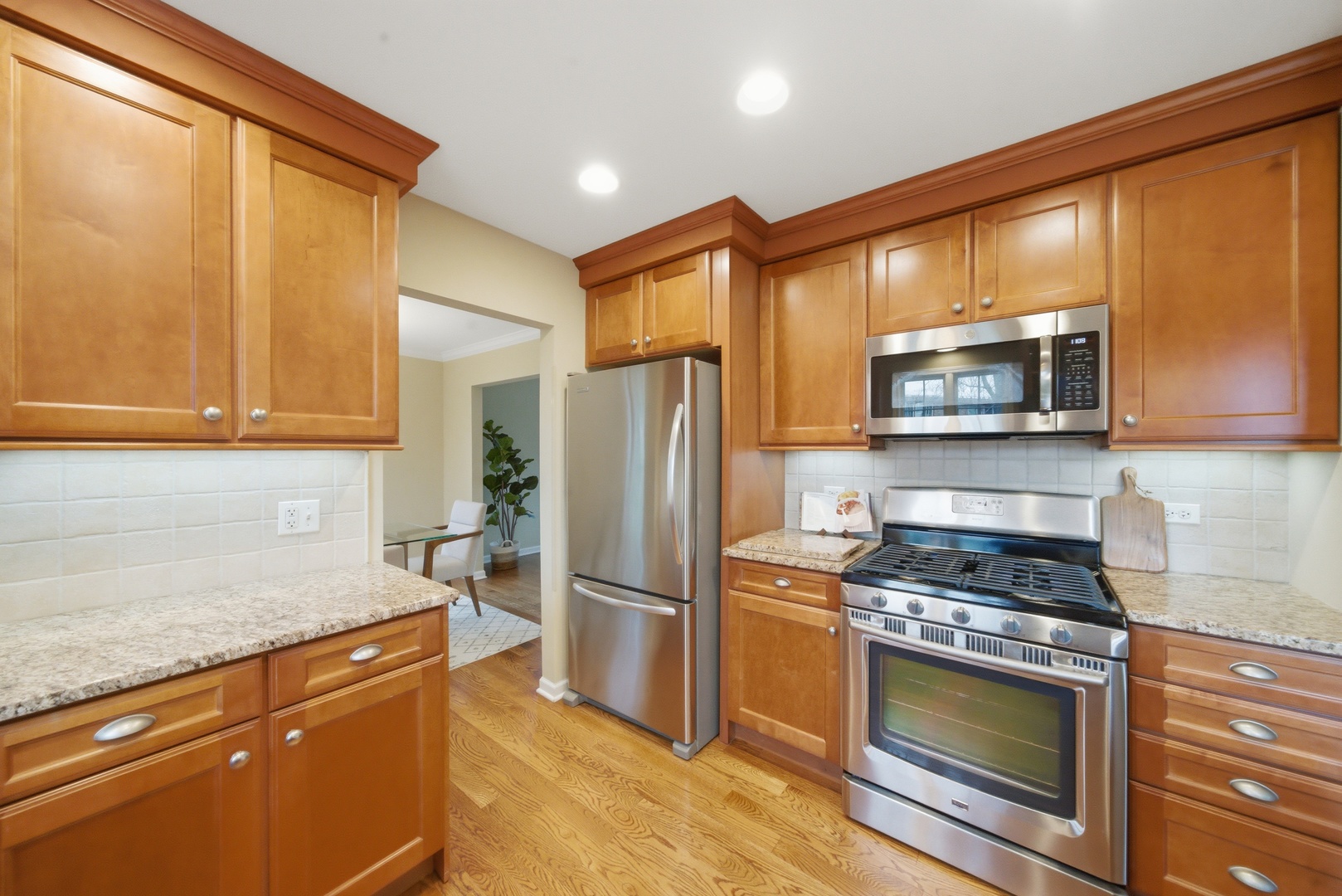 402 Locust Place Deerfield, IL 60015 - Photo 12 of 31