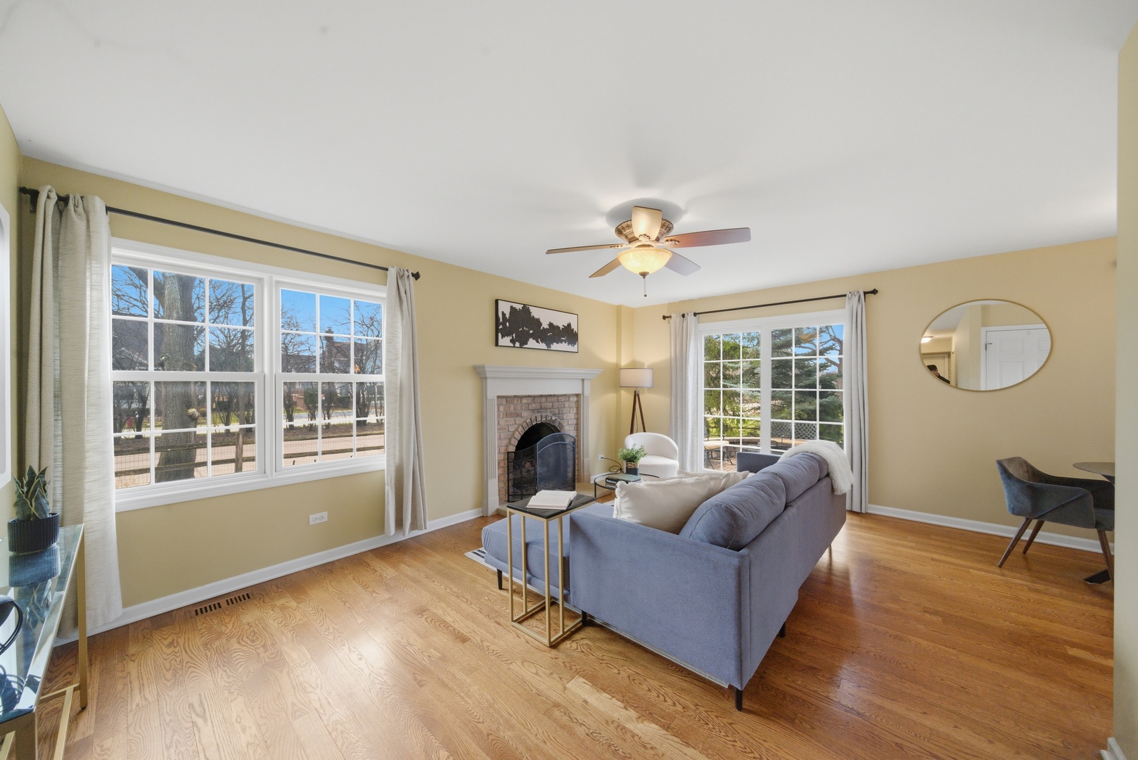 402 Locust Place Deerfield, IL 60015 - Photo 7 of 31