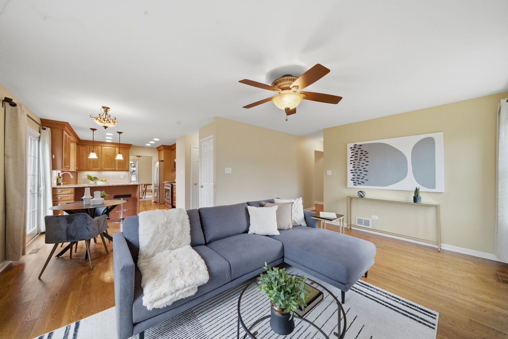 402 Locust Place Deerfield, IL 60015 - Photo 8 of 31