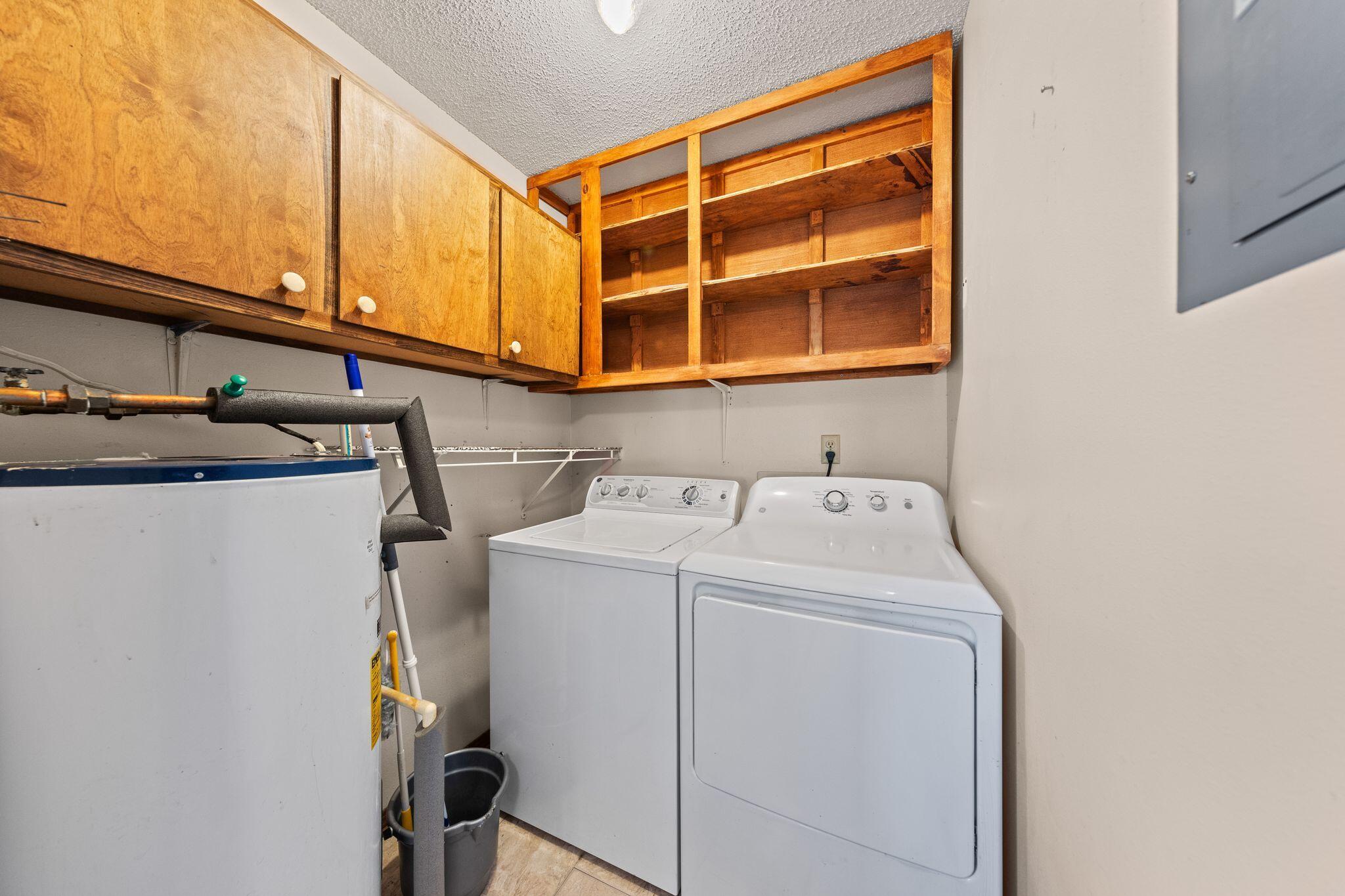144 Oak Terrace Drive Crestview, FL 32539 - Photo 19 of 61 a utility room with dryer and washer