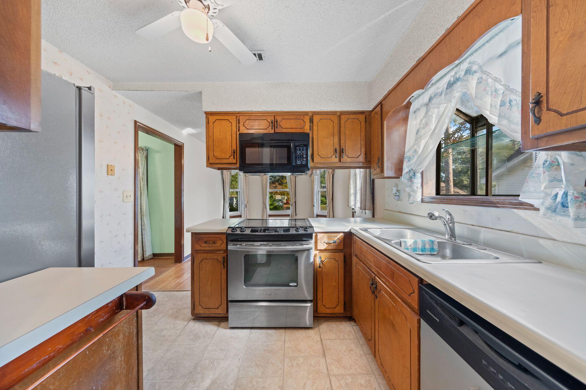 144 Oak Terrace Drive Crestview, FL 32539 - Photo 22 of 61 Image00022