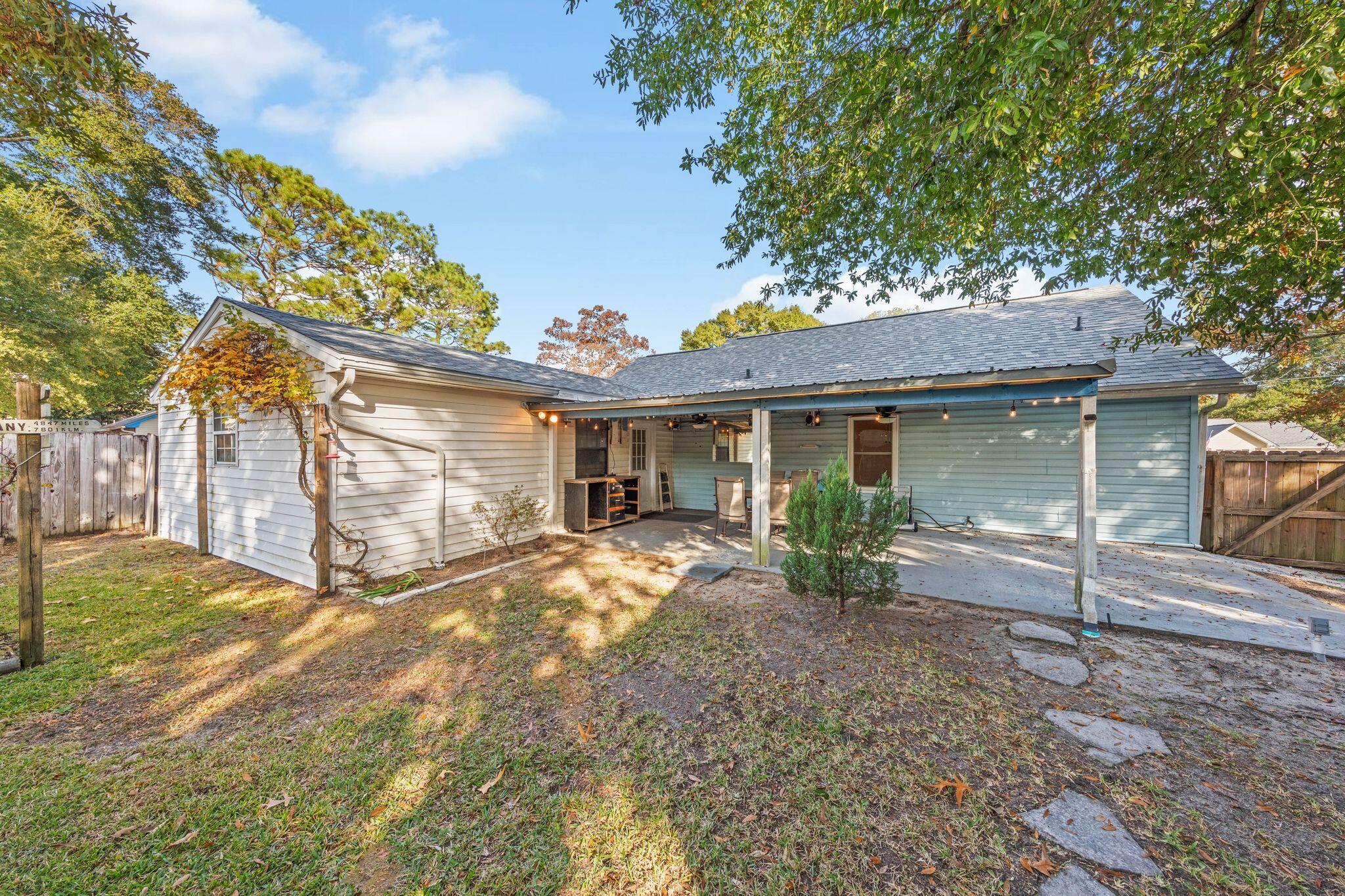 144 Oak Terrace Drive Crestview, FL 32539 - Photo 4 of 61 Image00004