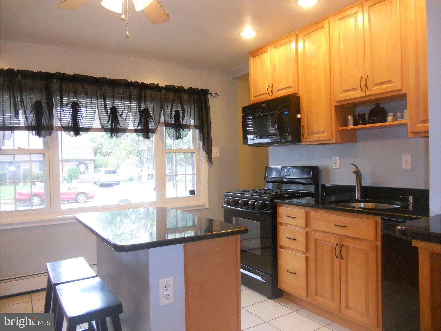 2850 Nautilus Road Philadelphia, PA 19154 - Photo 1 of 19 Kitchen