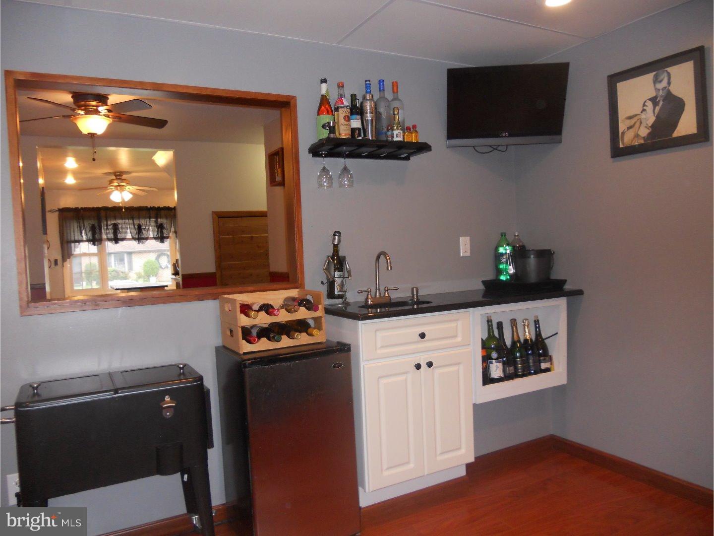 2850 Nautilus Road Philadelphia, PA 19154 - Photo 8 of 19 Family Room