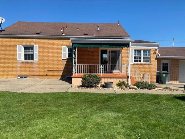 $1,695 | 4706 Brownsville Road, Pittsburgh, PA 15236