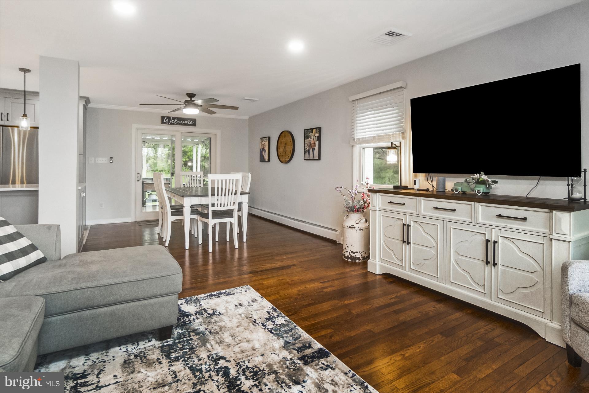 816 Spring City Road Phoenixville, PA 19460 - Photo 10 of 59 Living Room