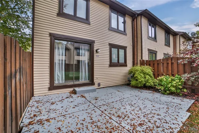 $229,000 | 351 Charlesgate Circle, Amherst, NY 14051