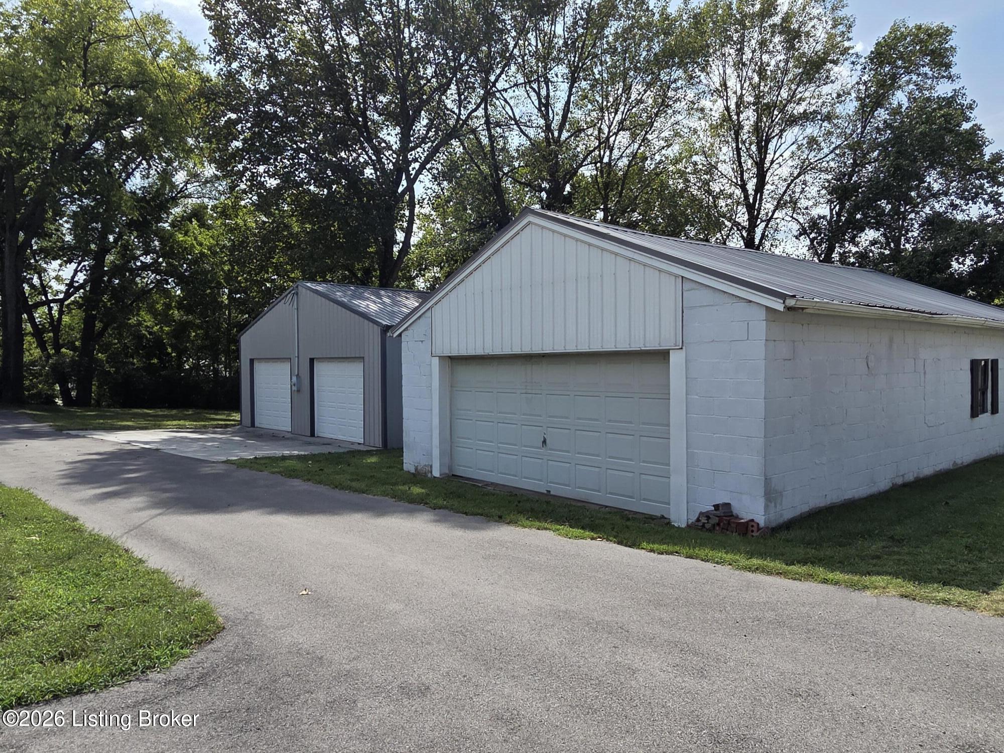 115 Perry Street Bloomfield, KY 40008 - Photo 12 of 39 20260921_145501