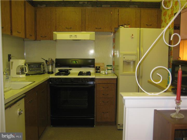 3545 Kyle Road Philadelphia, PA 19154 - Photo 8 of 25 Kitchen