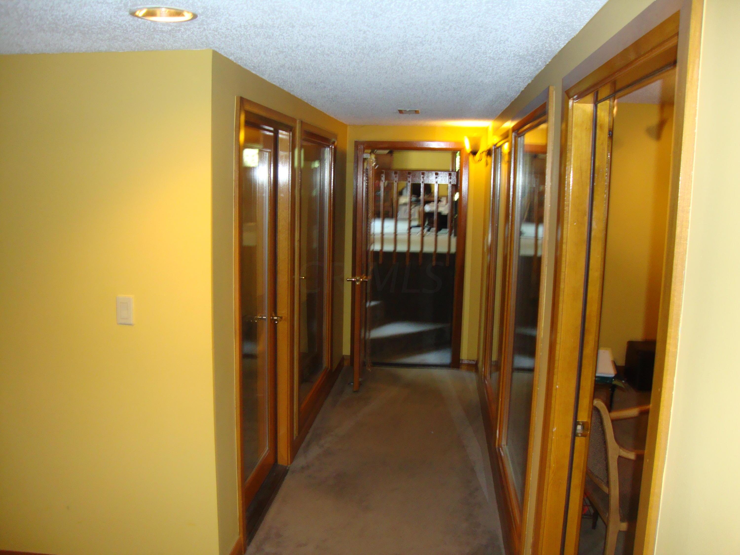 665 Cooper Road Westerville, OH 43081 - Photo 8 of 23